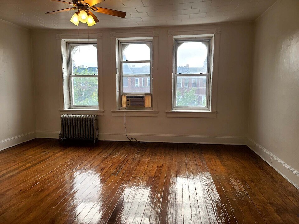 2806 St Paul St in Baltimore, MD - Building Photo