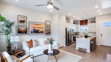 8033 N Elm St in Denton, TX - Building Photo - Building Photo