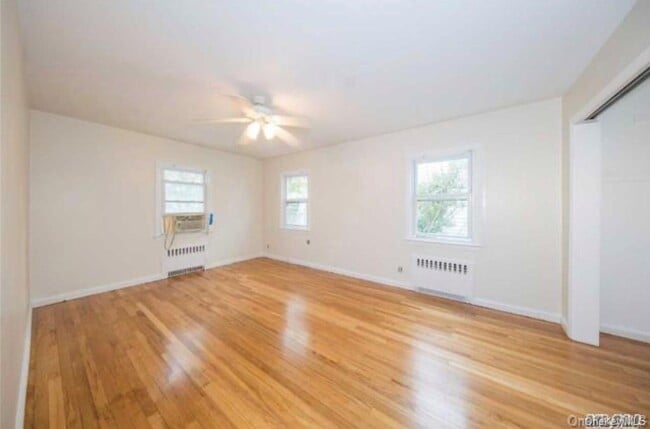 518 W Olive St in Long Beach, NY - Building Photo - Building Photo