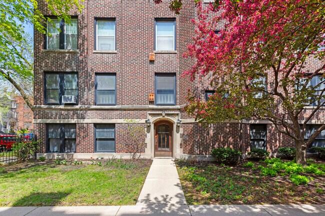 5331 S Cornell Ave in Chicago, IL - Building Photo - Building Photo