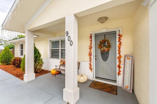 900 King Orange Dr in Fort Pierce, FL - Building Photo - Building Photo