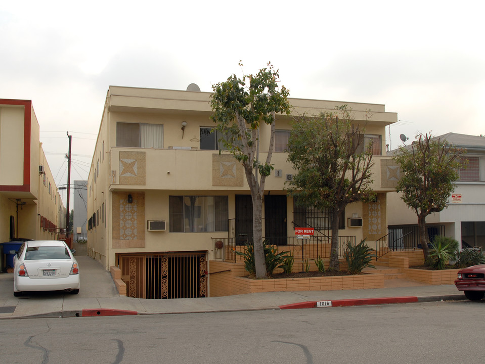 1016 N Stanley Ave in West Hollywood, CA - Building Photo