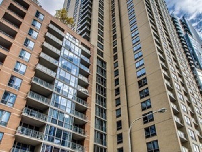 420 E Waterside Dr, Unit 3614 in Chicago, IL - Building Photo