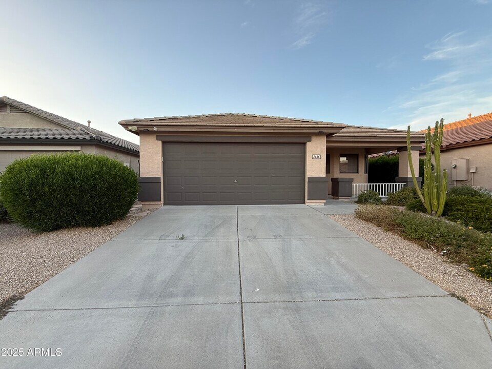 2436 W Oberlin Way in Phoenix, AZ - Building Photo