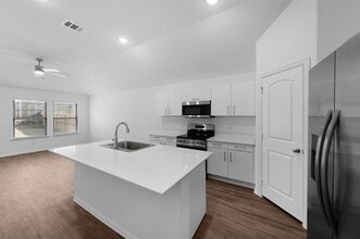 201 Knoll Pines Drive in Terrell, TX - Building Photo - Building Photo