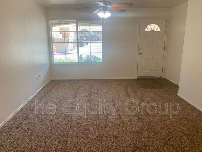 4349 W Walnut Ave in Visalia, CA - Building Photo - Building Photo