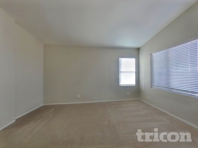 2836 S 66th Ave in Phoenix, AZ - Building Photo - Building Photo