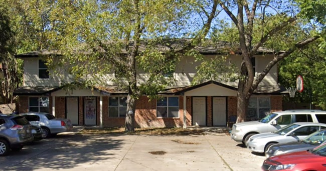 property at 206 Veterans Ave