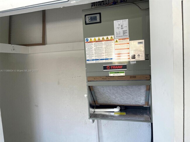 612 NW 2nd Ave-Unit -3 in Hallandale Beach, FL - Building Photo - Building Photo