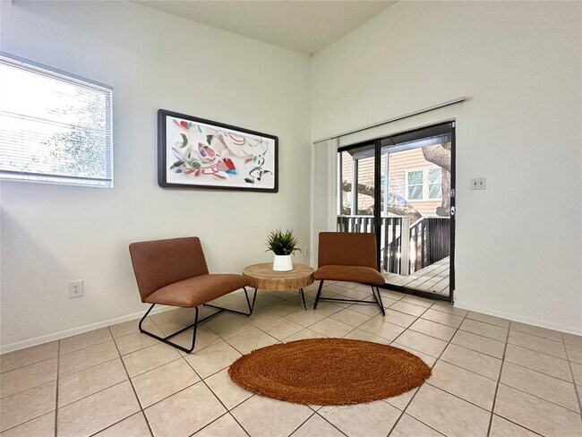 2410 Longview St in Austin, TX - Building Photo - Building Photo