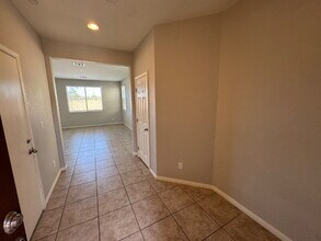 235 Moonshot St in Henderson, NV - Building Photo - Building Photo