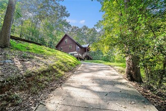 657 Beaver Lake Dr in Ellijay, GA - Building Photo - Building Photo