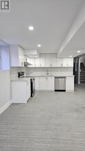 5265 Springbok Crescent in Mississauga, ON - Building Photo - Building Photo