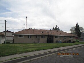 215 Division St in Klamath Falls, OR - Building Photo - Building Photo