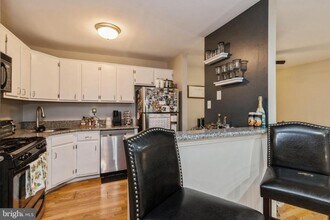 2103 Woodhollow Dr in Evesham, NJ - Building Photo - Building Photo