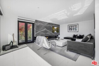 1600 Marlay Dr in Los Angeles, CA - Building Photo - Building Photo