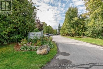 12 Dawson Dr in Collingwood, ON - Building Photo - Building Photo