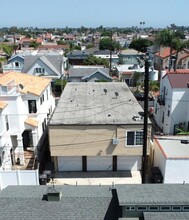 233 Argonne Ave in Long Beach, CA - Building Photo - Building Photo