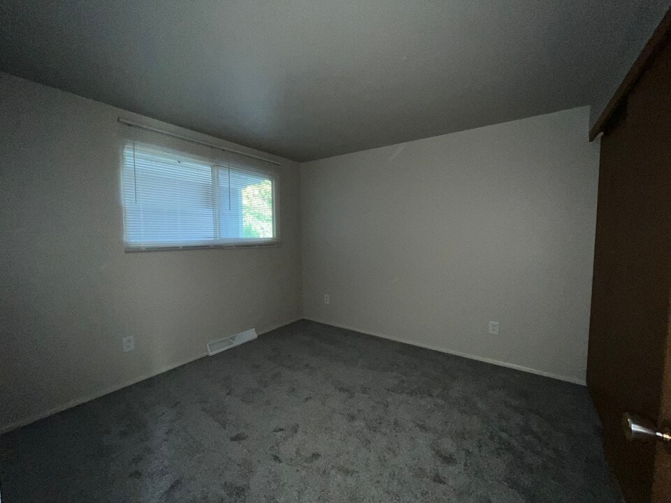 905 Reed St, Unit 1 in Neenah, WI - Building Photo