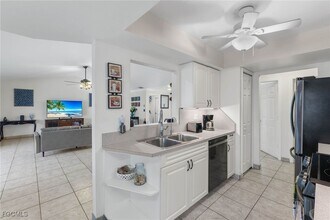 1327 SE 17th St in Cape Coral, FL - Building Photo - Building Photo