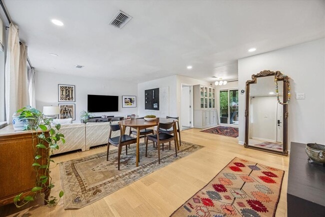 6809 Meadow Cir in Austin, TX - Building Photo - Building Photo