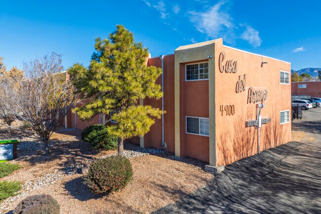 Casa Del Arroyo Apartments