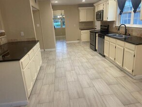 1722 Hartford Dr in Carrollton, TX - Building Photo - Building Photo