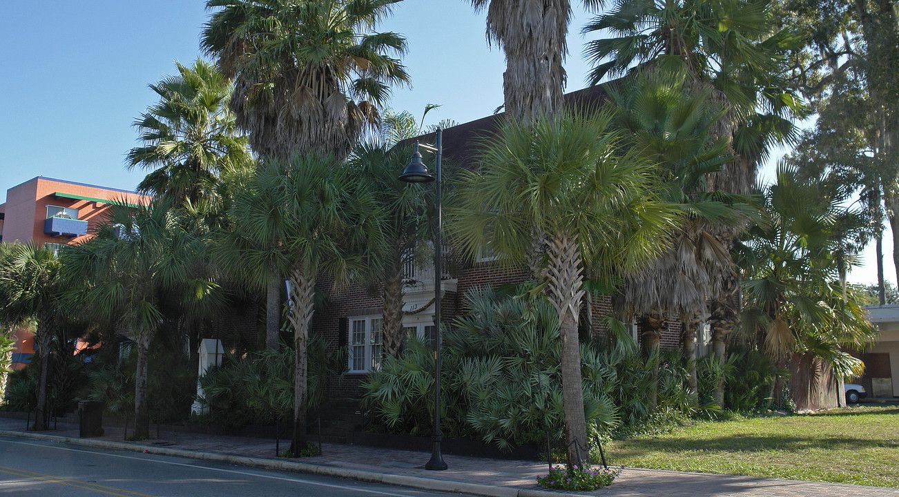 117 NW 17th St in Gainesville, FL - Foto de edificio