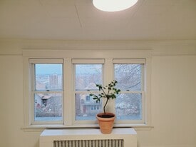 2107 W 5th St, Unit Upper