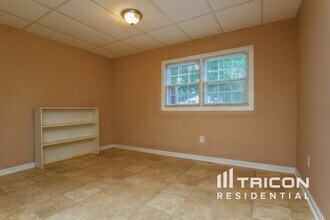 761 San Miguel Dr in Stone Mountain, GA - Building Photo - Building Photo