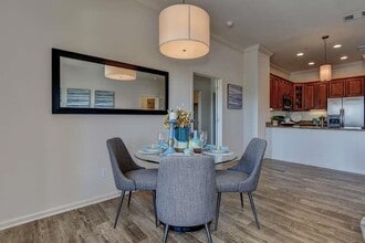 1445 Fruitdale Ave, Unit 405 in San Jose, CA - Building Photo - Building Photo