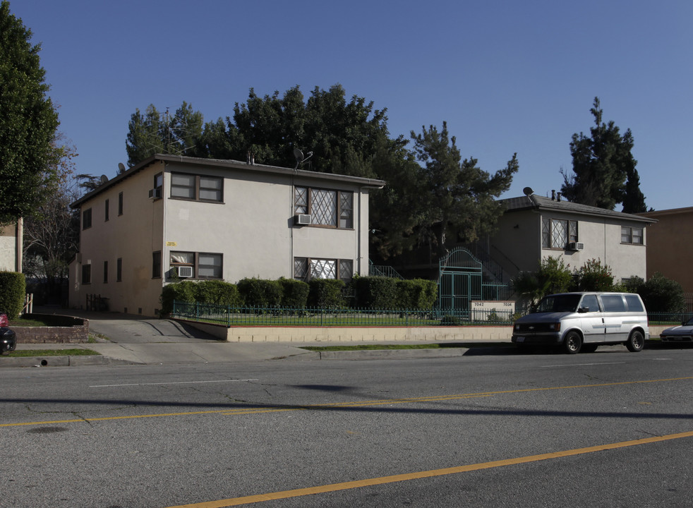 7034-7042 Fulton Ave in North Hollywood, CA - Building Photo