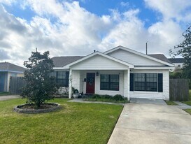 221 Hyta St in Houston, TX - Building Photo