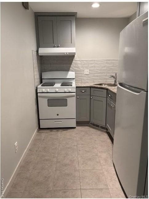 9208 242nd St in Bellerose, NY - Building Photo - Building Photo