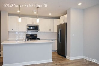 10948 Yalta St NE in Blaine, MN - Building Photo - Building Photo