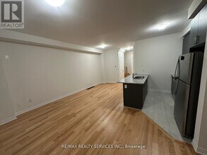 93 Air Dancer Cres in Oshawa, ON - Building Photo - Building Photo