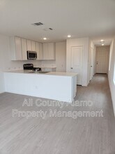 6616 Dali Bnd in San Antonio, TX - Building Photo - Building Photo