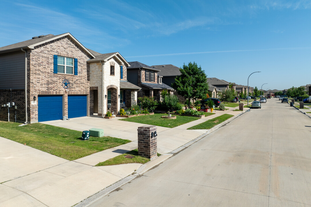 Lake Vista Ranch in Fort Worth, TX - Building Photo