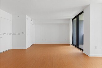 31 SE 6th St, Unit 705 in Miami, FL - Foto de edificio - Building Photo