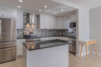 20291 NE 30th Ave in Aventura, FL - Foto de edificio - Building Photo