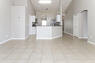 964 SW Whittier Terrace in Port St. Lucie, FL - Building Photo - Building Photo