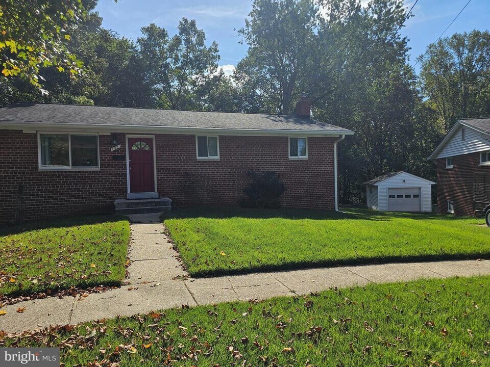 102 Hannes St in Silver Spring, MD - Building Photo