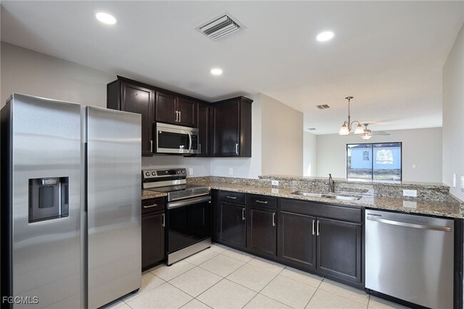 908 NW 24th Terrace in Cape Coral, FL - Building Photo - Building Photo