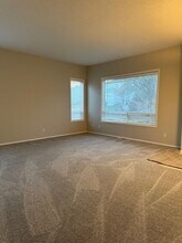 4950 21st Ave S in Salem, OR - Foto de edificio - Building Photo