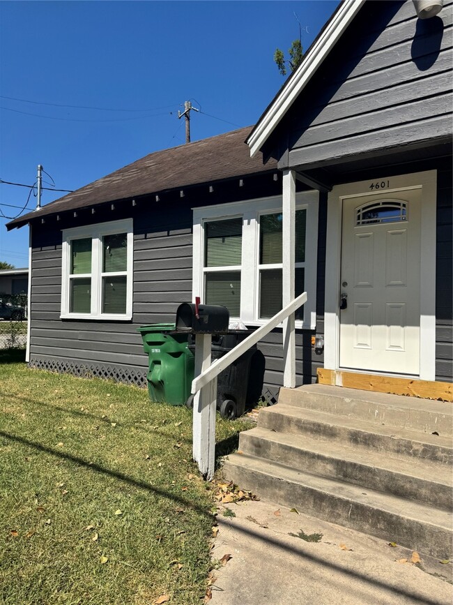 4601 Canal St in Houston, TX - Building Photo - Building Photo