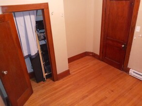1210 Erie St-Unit -4 in Racine, WI - Building Photo - Building Photo