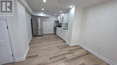 41 Blair Crescent in Barrie, ON - Building Photo - Building Photo