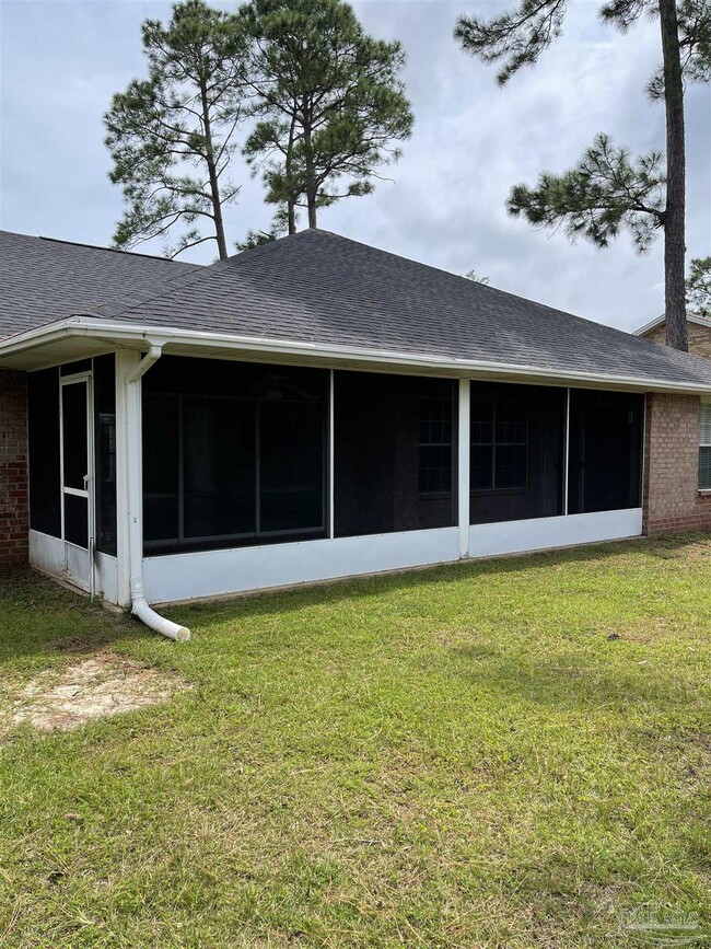 10 Arapaho Dr in Pensacola, FL - Building Photo - Building Photo