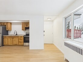 901 Gilmore St in Fairbanks, AK - Building Photo