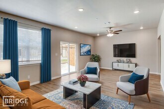 1005 W Golden Ln in Burleson, TX - Building Photo - Building Photo